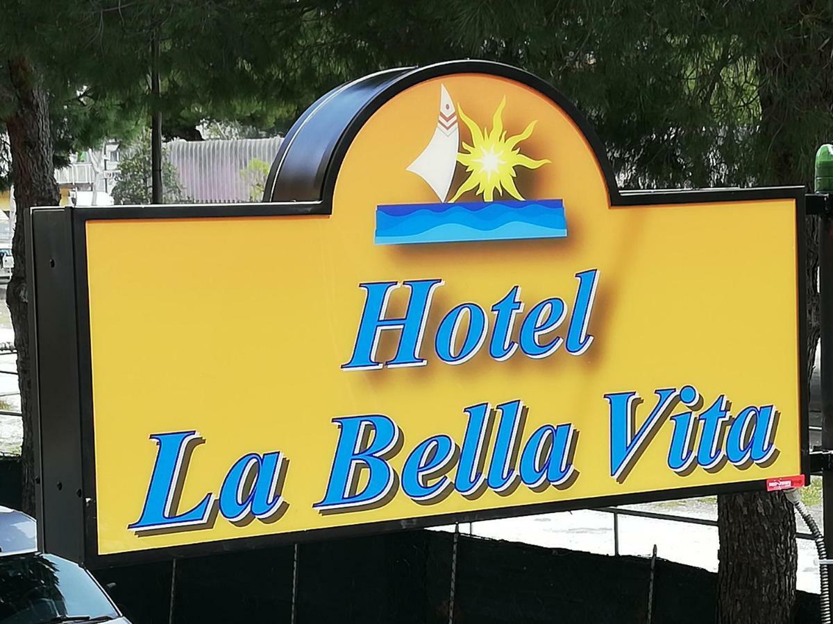 Hotel La Bella Vita Rímini Exterior foto